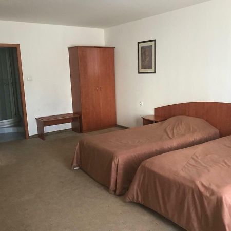 Family Hotel Odessa Sevlievo Exterior photo