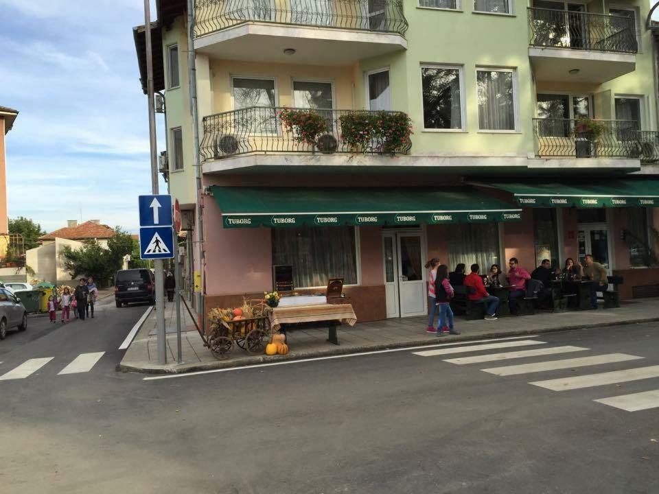 Family Hotel Odessa Sevlievo Exterior photo