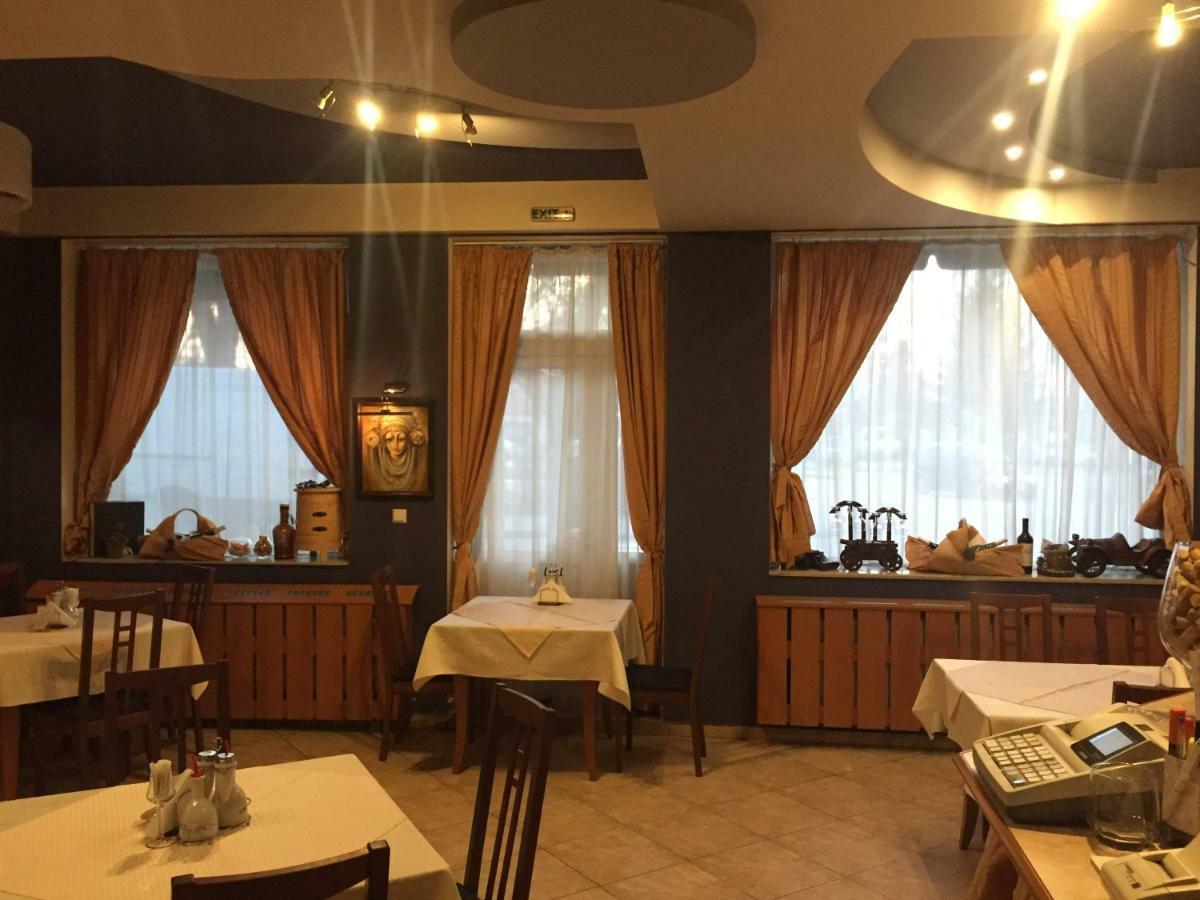 Family Hotel Odessa Sevlievo Exterior photo