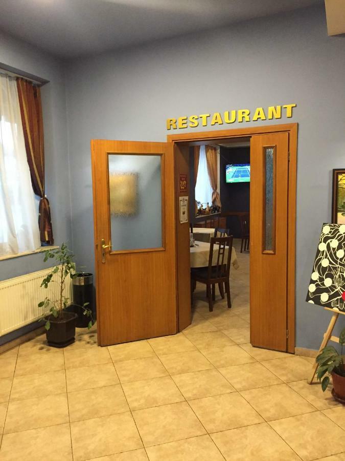 Family Hotel Odessa Sevlievo Exterior photo